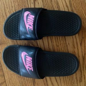Never worn Nike slides